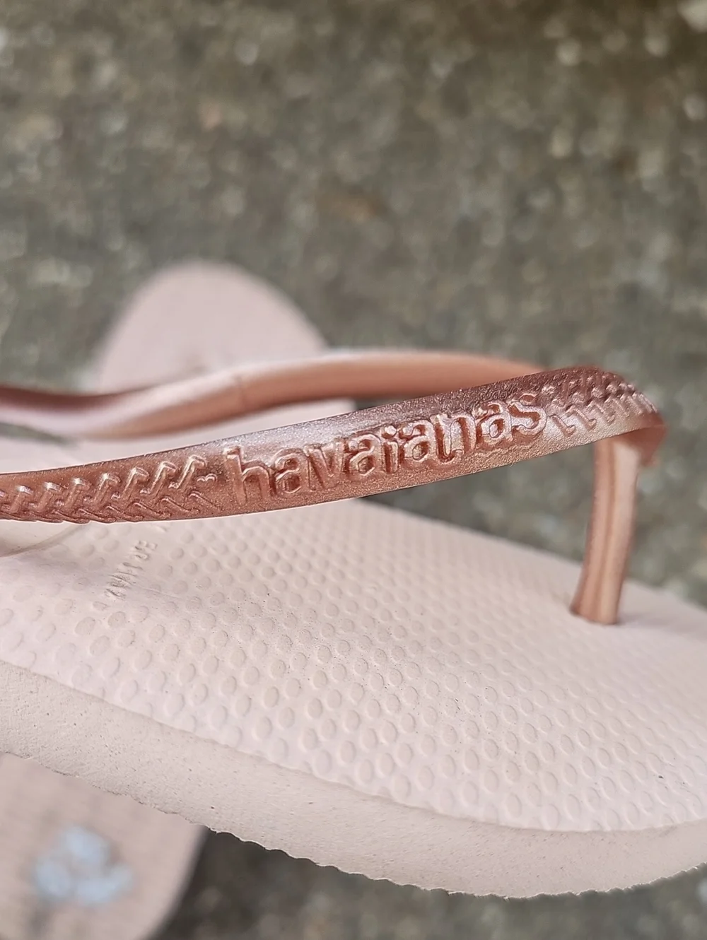 Havaianas Powder Pink Rose Gold Flip Flops Youth Girls 13/1 29-30 Thong Sandals